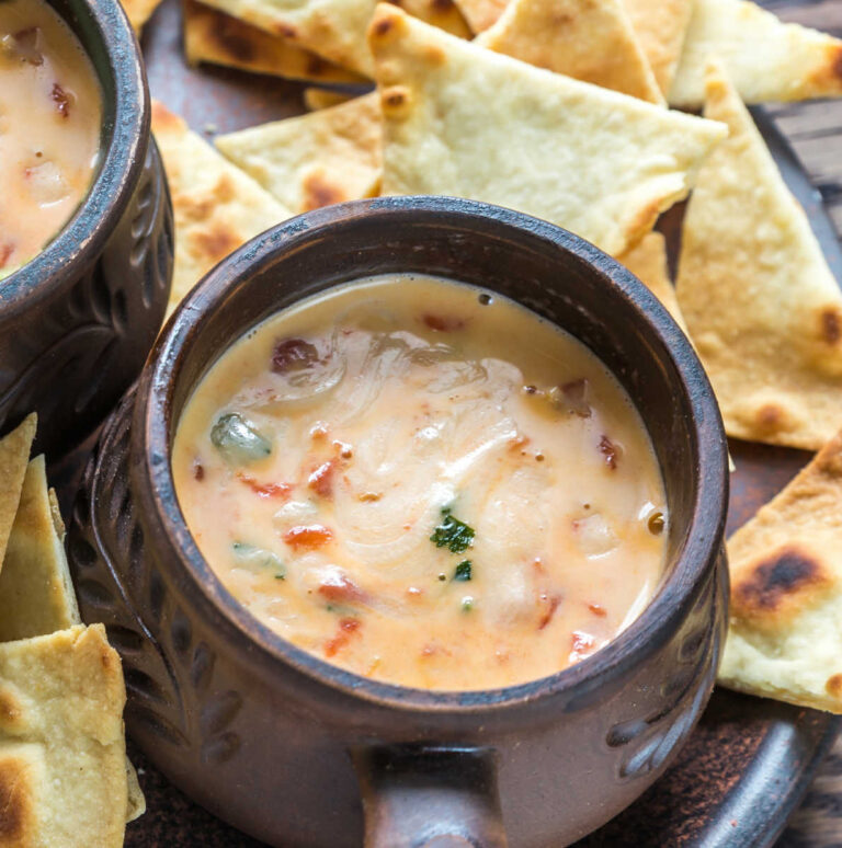 White Chili Queso Dip Recipe – Tasty Party Appetizer or Side Dish