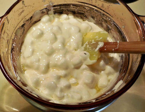 Mix the butter with the marshmallow cream