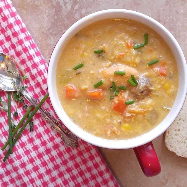Slow cooker chicken corn soup
