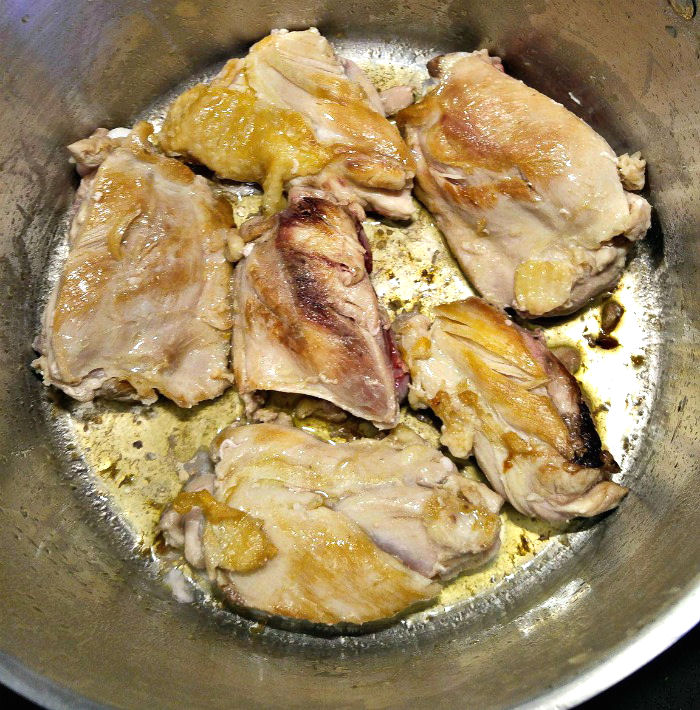 Cooking chicken thighs in olive oil