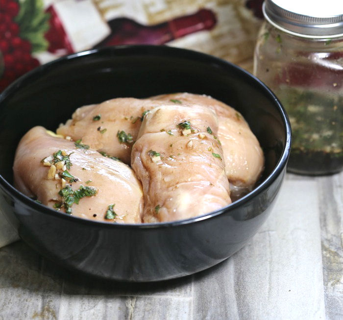Chicken breasts with a balsamic lemon marinade
