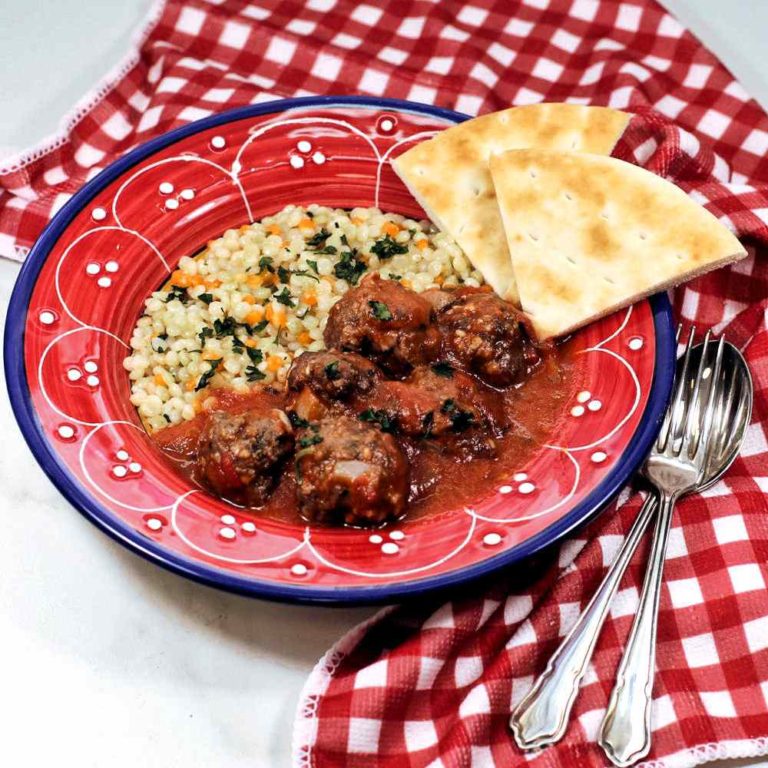Moroccan Meatballs in a Sweet Tomato Sauce – Middle Eastern Recipe