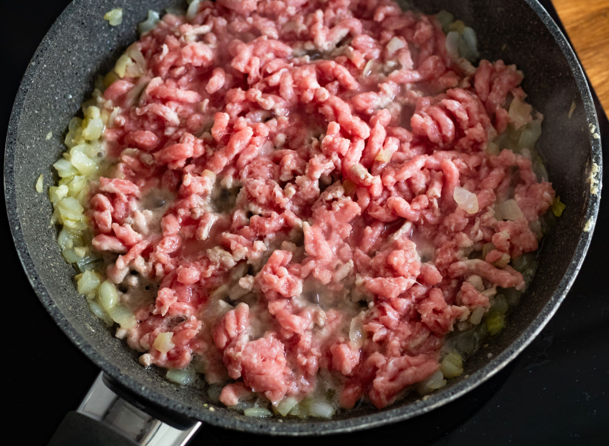 Healthy taco recipe beef and onions filling.