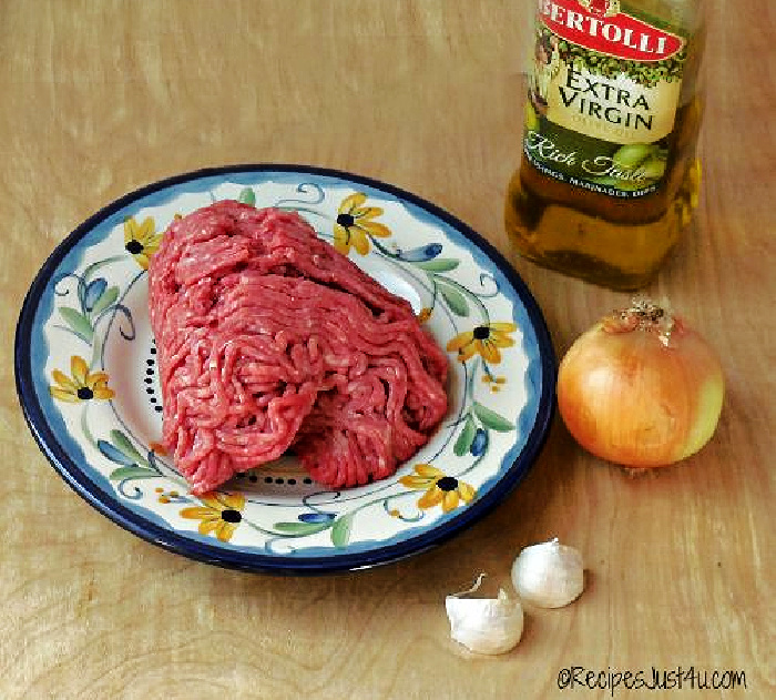 Ingredients for lettuce wrap tacos includes olive oil, onion, garlic and ground beef.